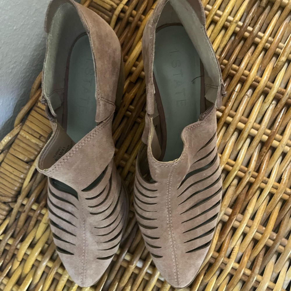 1 state blush booties